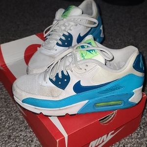 Womens Nike Air Max 90 Essential